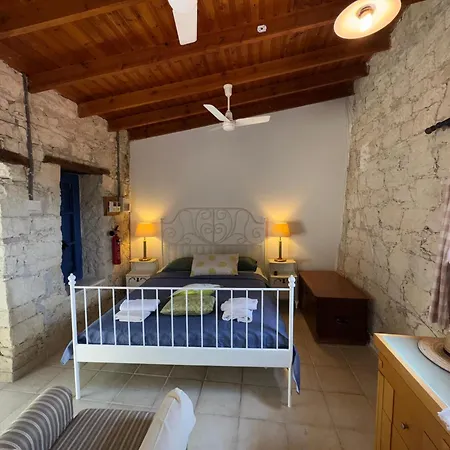 Cornaro House * Arsos